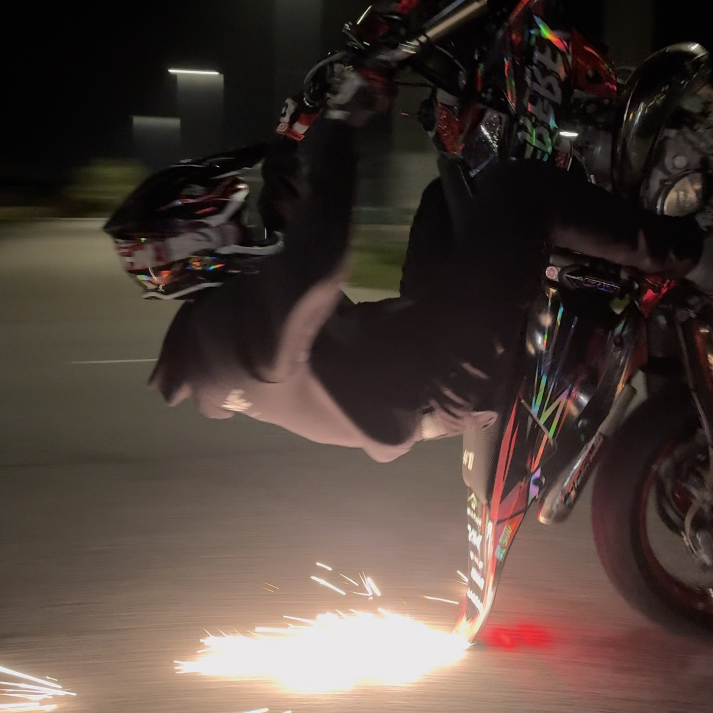 STREAK - TAIL SCRAPER (White/Black)