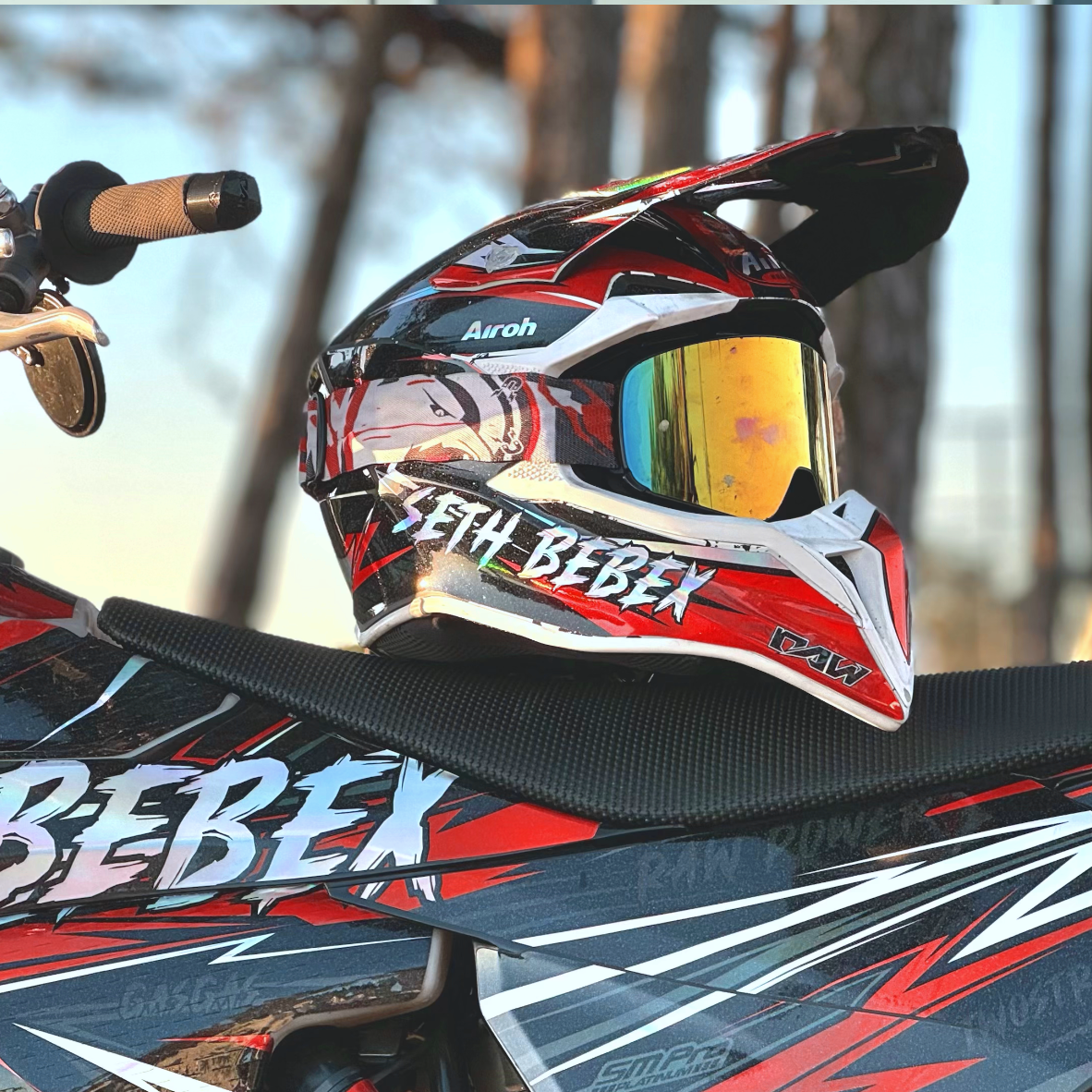 FULL CUSTOM HELMET GRAPHICS